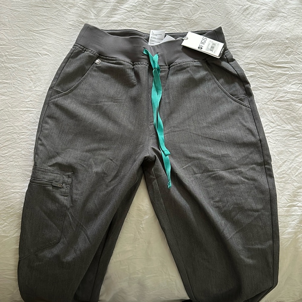 Figs Zamaroa High Wasted Joggers. Color Graphite. Size Small.